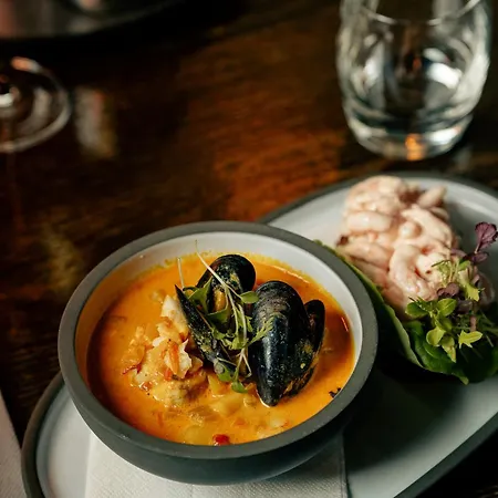 Salty Dog Restaurant, Pub &