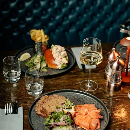 Ξενοδοχείο Salty Dog Restaurant, Pub &