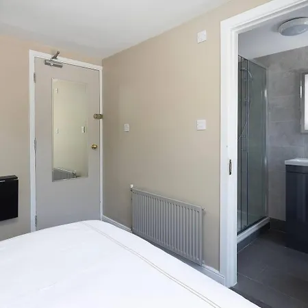 Ξενοδοχείο Salty Dog Restaurant, Pub &