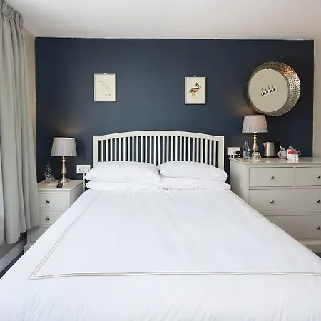 Salty Dog Restaurant, Pub & Hotel Ballycotton