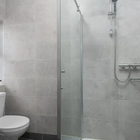 Salty Dog Restaurant, Pub & Ξενοδοχείο Ballycotton