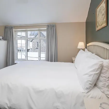 Hotel Salty Dog Restaurant, Pub & Ballycotton