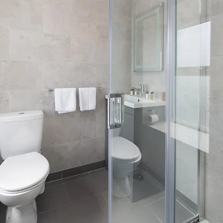 Ξενοδοχείο Salty Dog Restaurant, Pub & Ballycotton