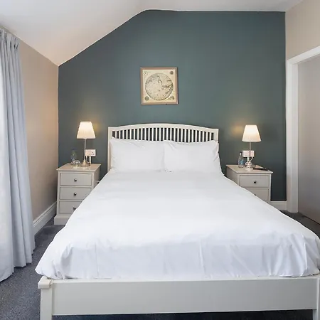 Salty Dog Restaurant, Pub & * Ballycotton