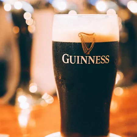 Ξενοδοχείο Salty Dog Restaurant, Pub & *