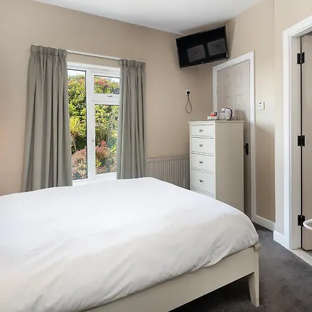 Hotel Salty Dog Restaurant, Pub & Ballycotton