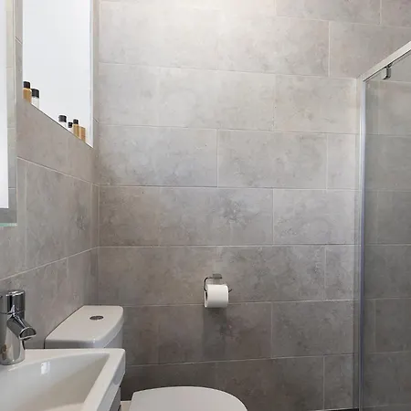 Salty Dog Restaurant, Pub &