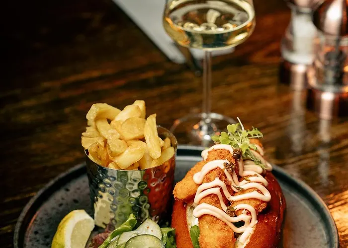 Hotel Salty Dog Restaurant, Pub & *