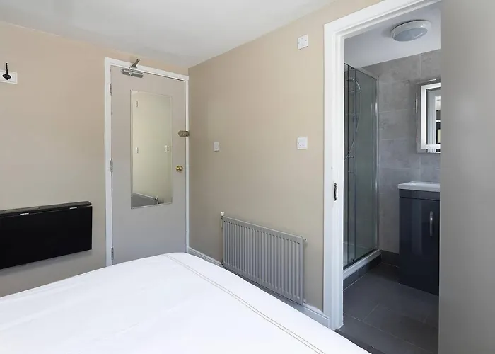 Hotel Salty Dog Restaurant, Pub &