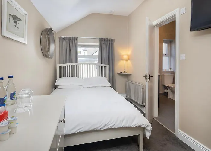 Salty Dog Restaurant, Pub & * Ballycotton