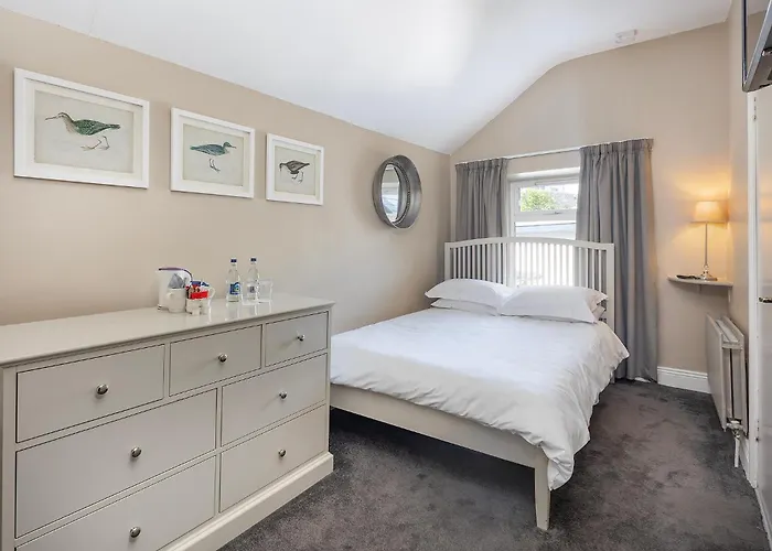 Salty Dog Restaurant, Pub &