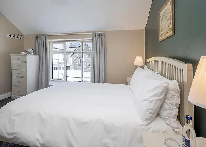 Hotel Salty Dog Restaurant, Pub & Ballycotton