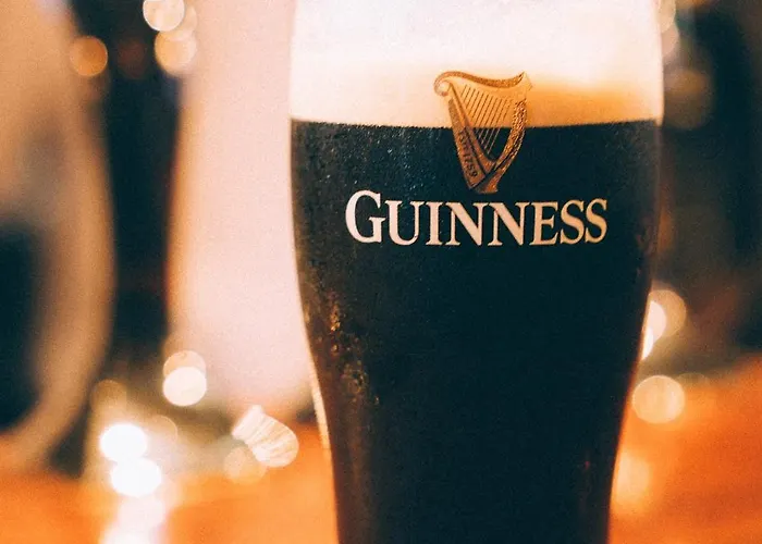 Hotel Salty Dog Restaurant, Pub & *