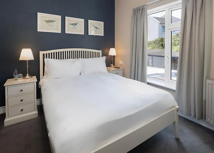 Salty Dog Restaurant, Pub & Hotel